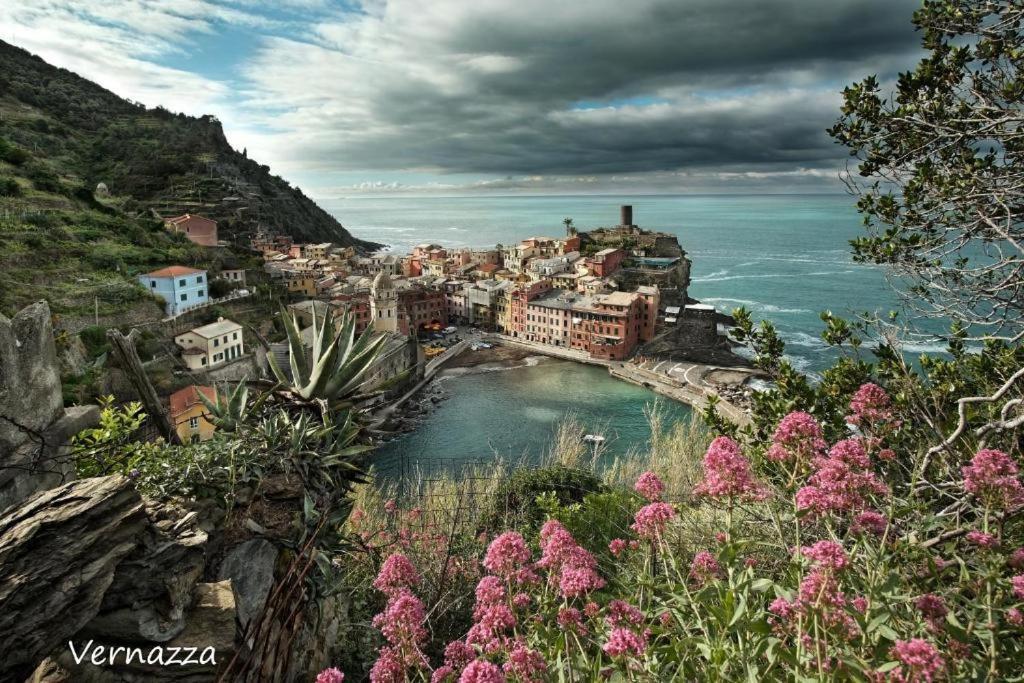 Cinque Terre Bridge Apartment Специя Екстериор снимка